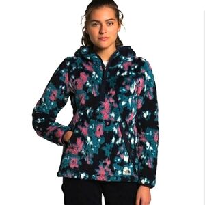 The North Face Women's Campshire Pullover Hoodie 2.0